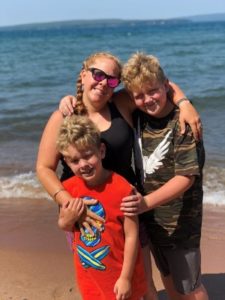 Daisy Linville and family